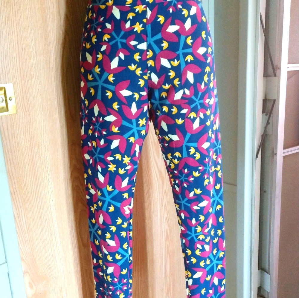 NWOT Women's LULAROE TC Leggings